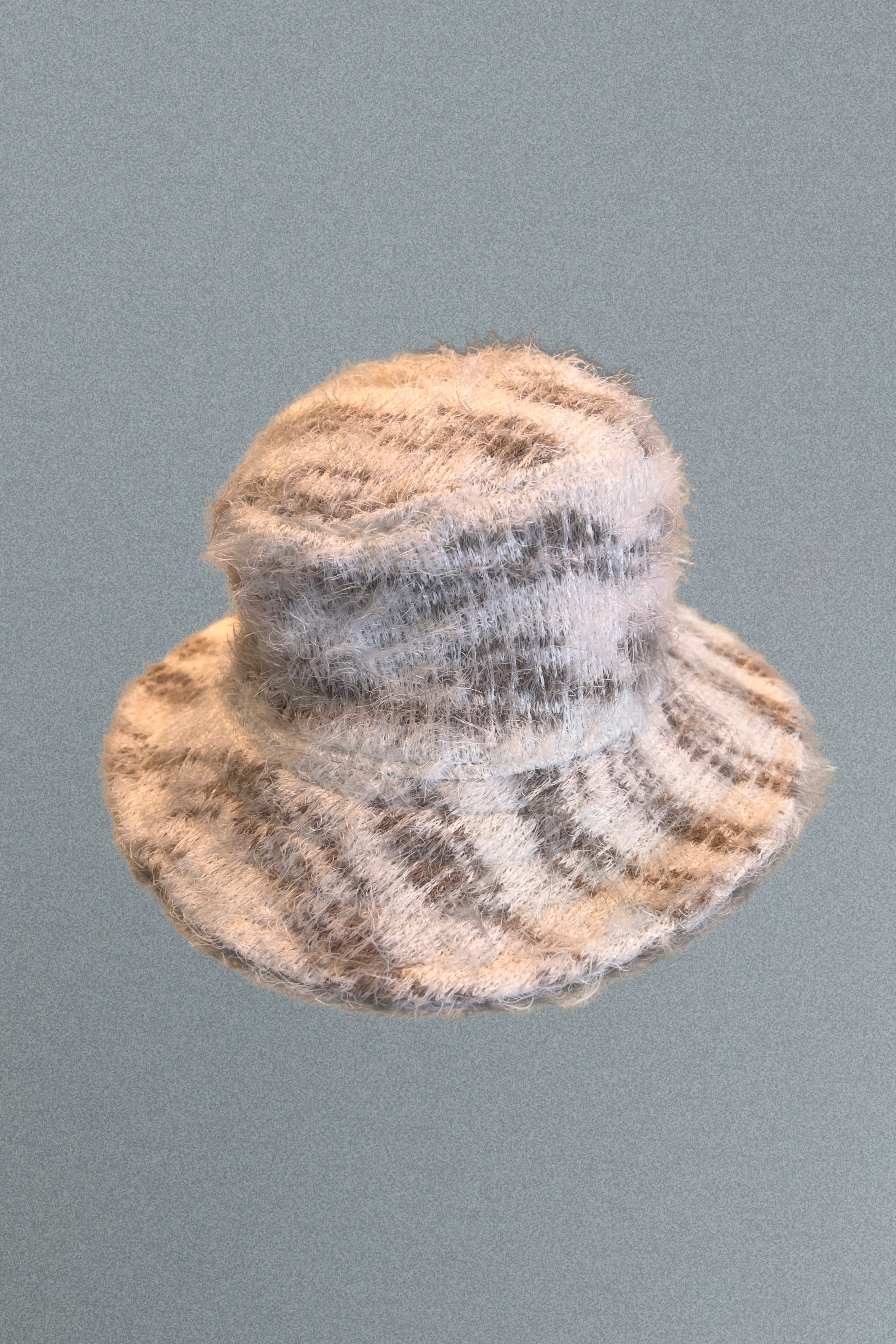 FUZZY BUCKET HAT